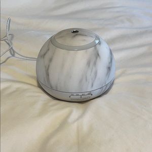 Essential oil diffuser
